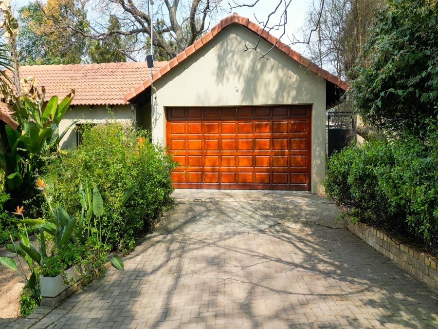 5 Bedroom Property for Sale in Buccleuch Gauteng