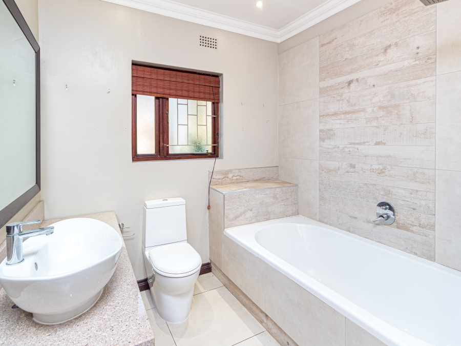 5 Bedroom Property for Sale in Buccleuch Gauteng