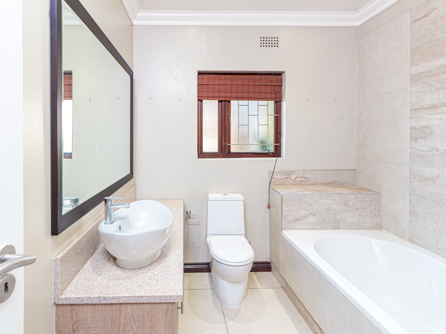 5 Bedroom Property for Sale in Buccleuch Gauteng
