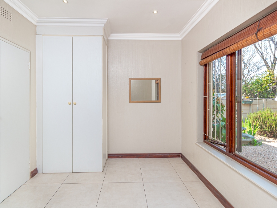 5 Bedroom Property for Sale in Buccleuch Gauteng
