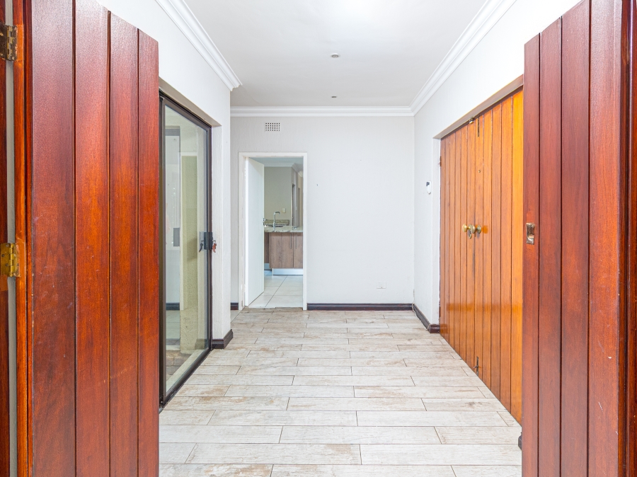 5 Bedroom Property for Sale in Buccleuch Gauteng