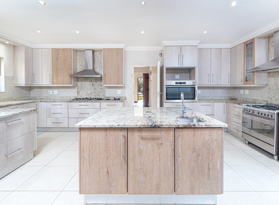 5 Bedroom Property for Sale in Buccleuch Gauteng