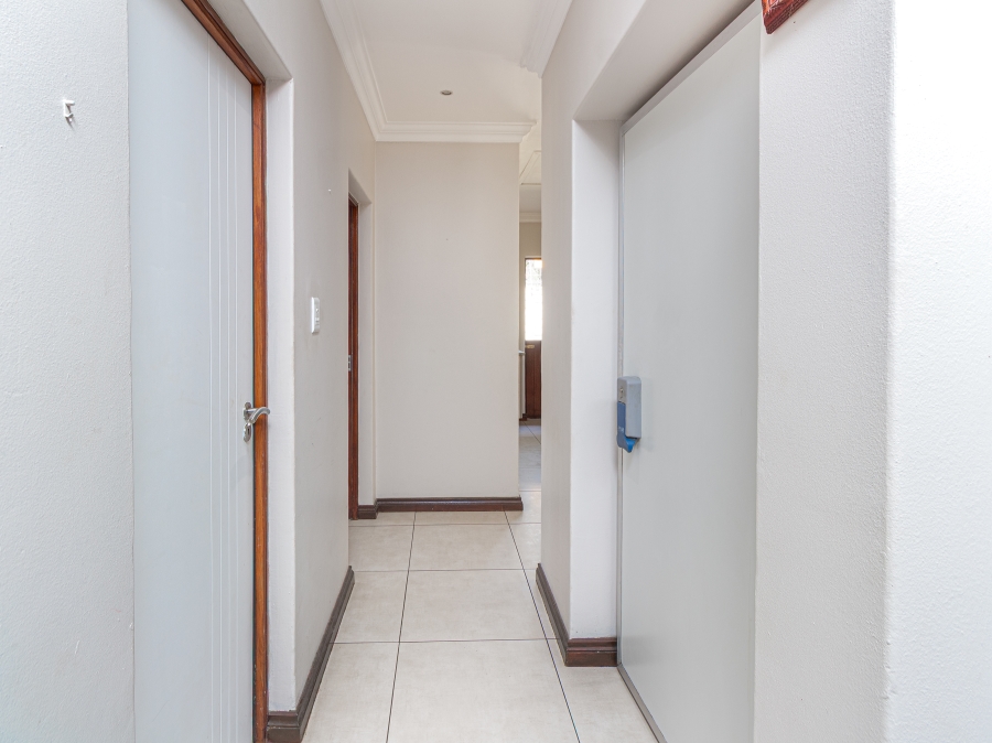 5 Bedroom Property for Sale in Buccleuch Gauteng
