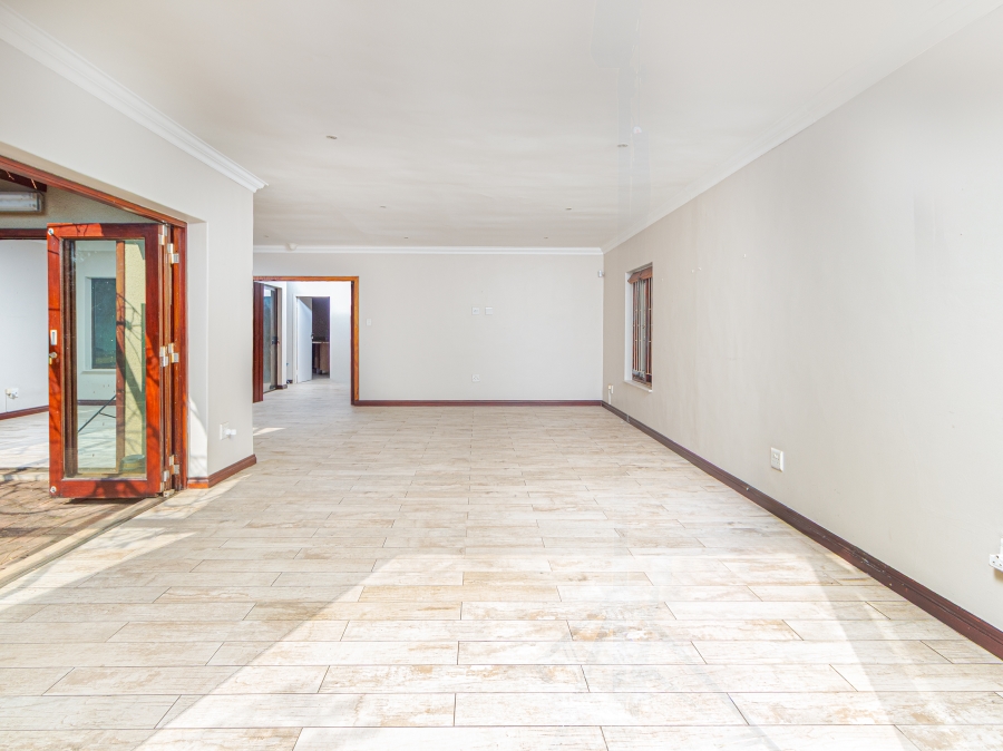 5 Bedroom Property for Sale in Buccleuch Gauteng
