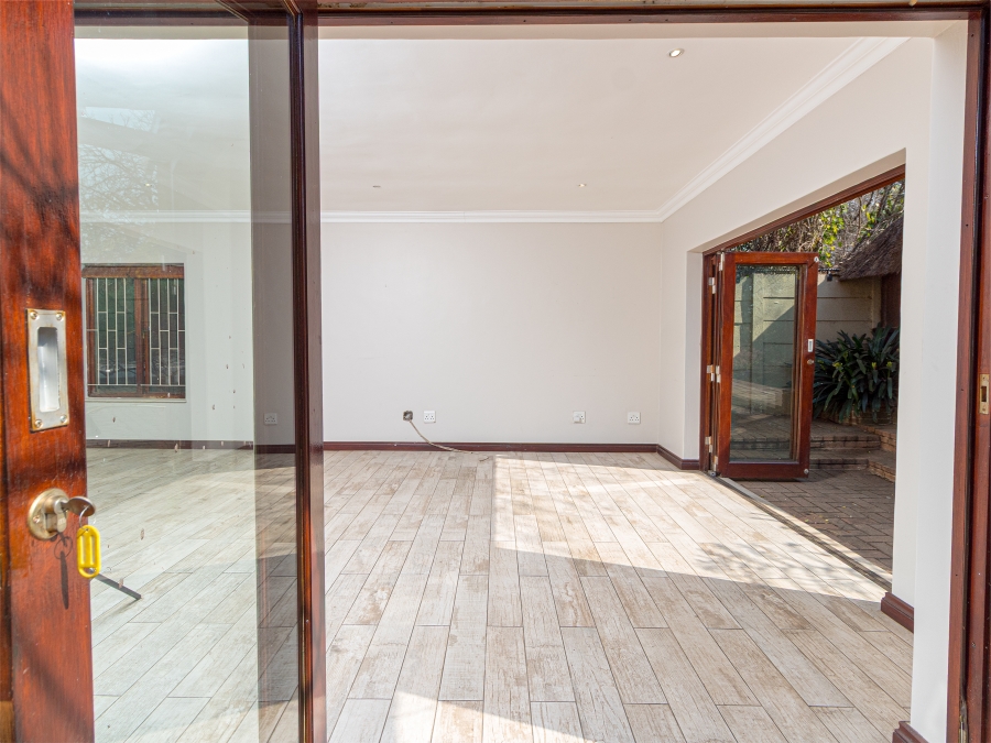 5 Bedroom Property for Sale in Buccleuch Gauteng