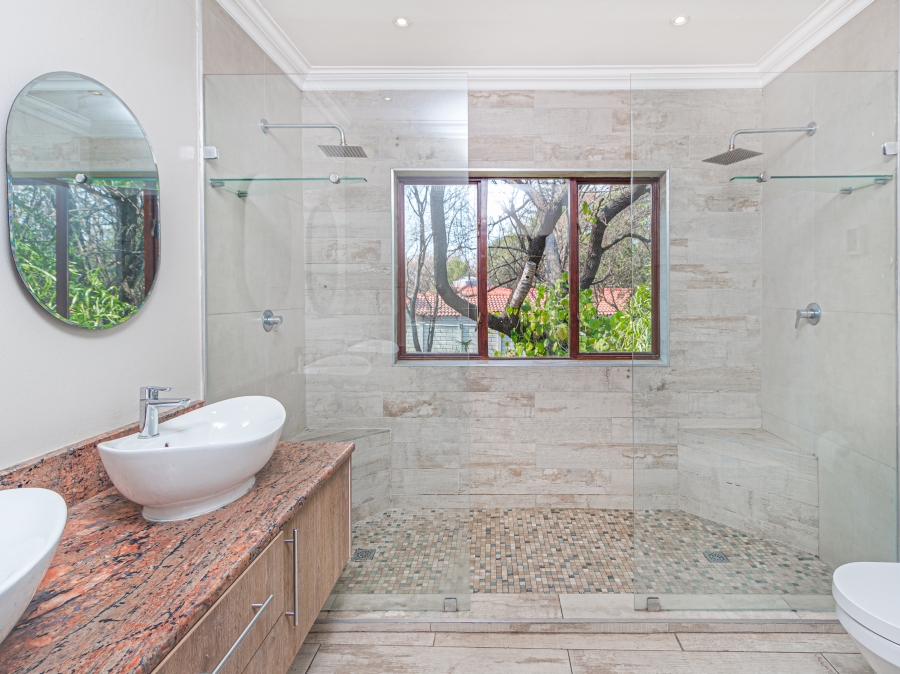 5 Bedroom Property for Sale in Buccleuch Gauteng