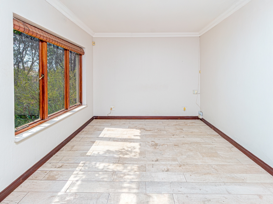 5 Bedroom Property for Sale in Buccleuch Gauteng