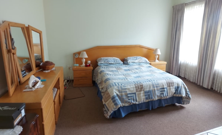 4 Bedroom Property for Sale in Crystal Park Gauteng