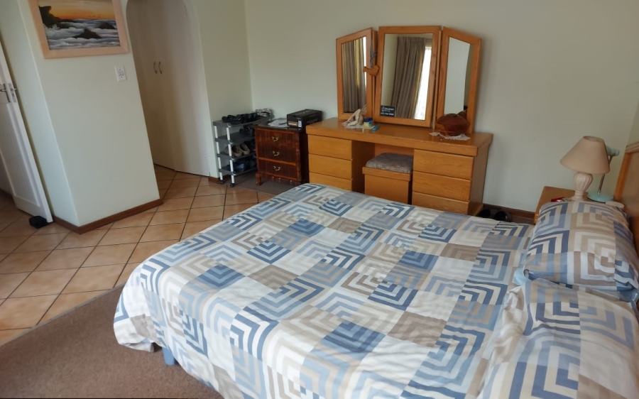 4 Bedroom Property for Sale in Crystal Park Gauteng