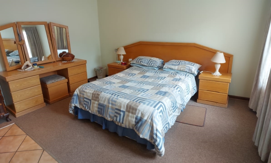 4 Bedroom Property for Sale in Crystal Park Gauteng