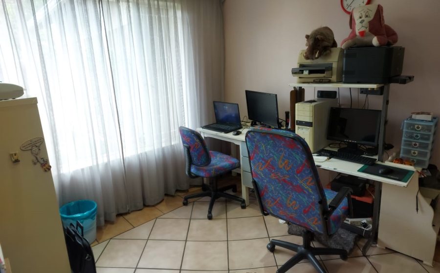 4 Bedroom Property for Sale in Crystal Park Gauteng