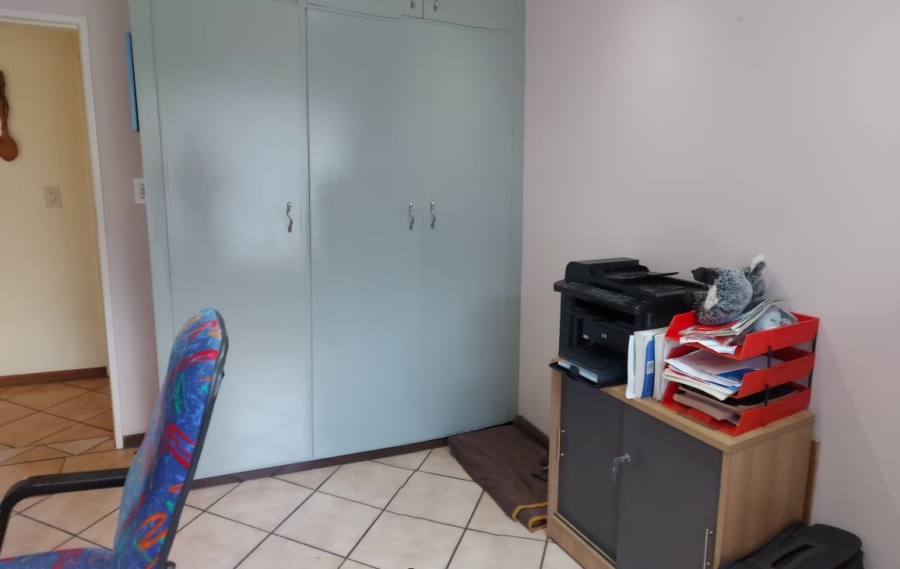 4 Bedroom Property for Sale in Crystal Park Gauteng