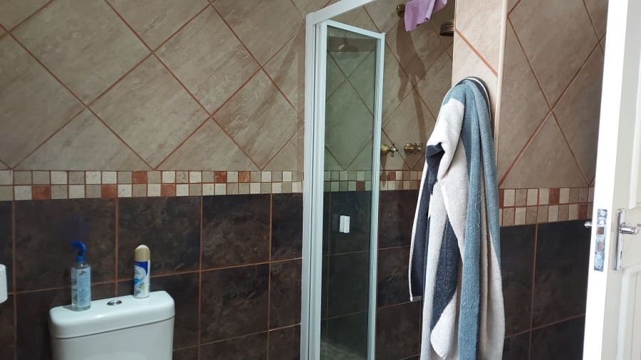 4 Bedroom Property for Sale in Crystal Park Gauteng