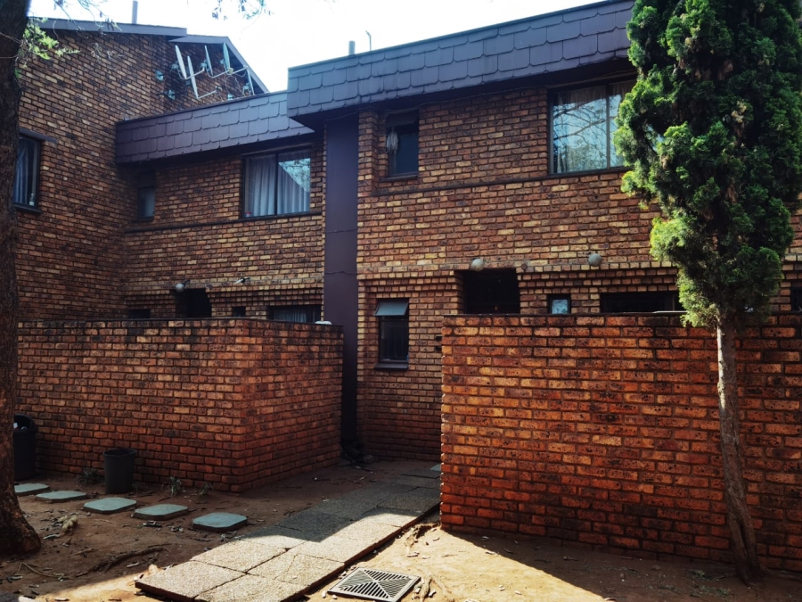 2 Bedroom Property for Sale in Baileys Muckleneuk Gauteng
