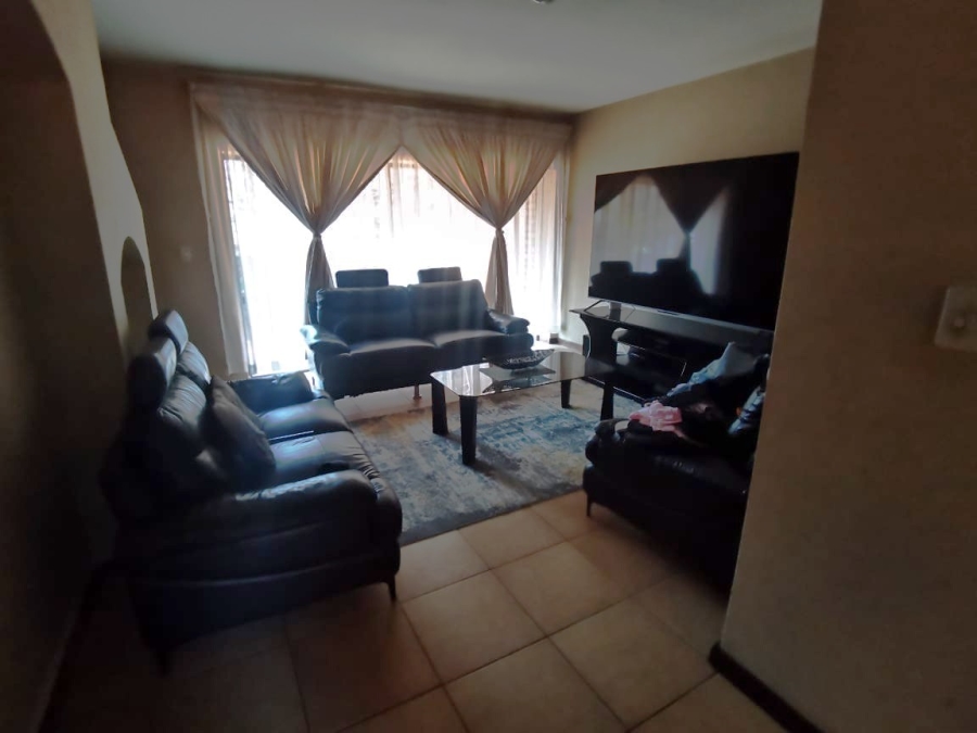 2 Bedroom Property for Sale in Baileys Muckleneuk Gauteng