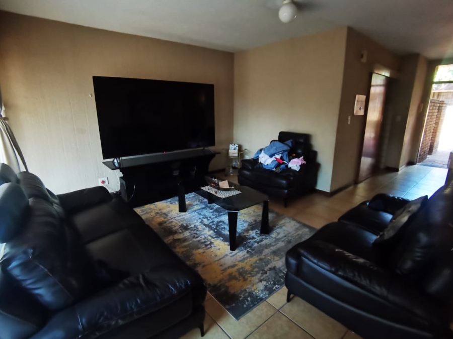 2 Bedroom Property for Sale in Baileys Muckleneuk Gauteng