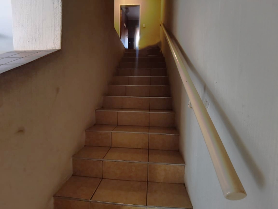 2 Bedroom Property for Sale in Baileys Muckleneuk Gauteng