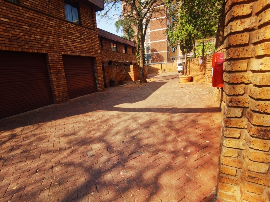 2 Bedroom Property for Sale in Baileys Muckleneuk Gauteng