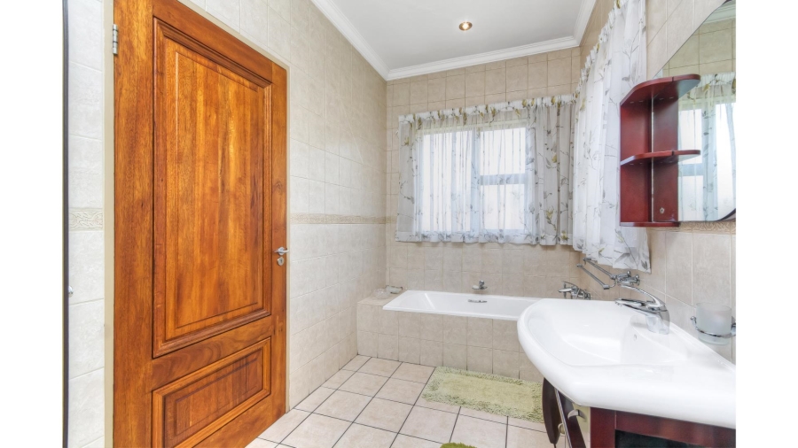 To Let 4 Bedroom Property for Rent in Sagewood Gauteng