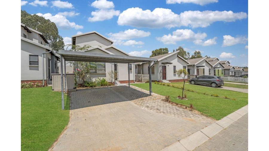 3 Bedroom Property for Sale in Noordwyk Gauteng