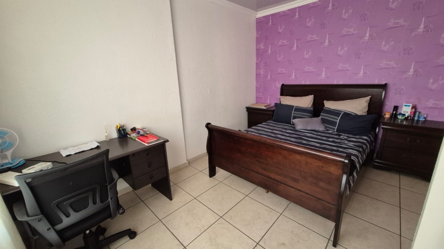 5 Bedroom Property for Sale in Crystal Park Gauteng