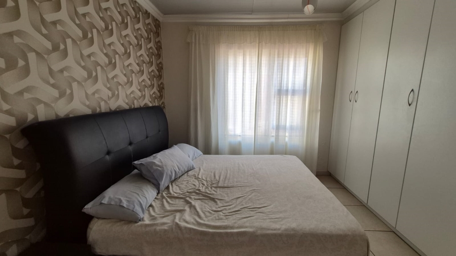 5 Bedroom Property for Sale in Crystal Park Gauteng