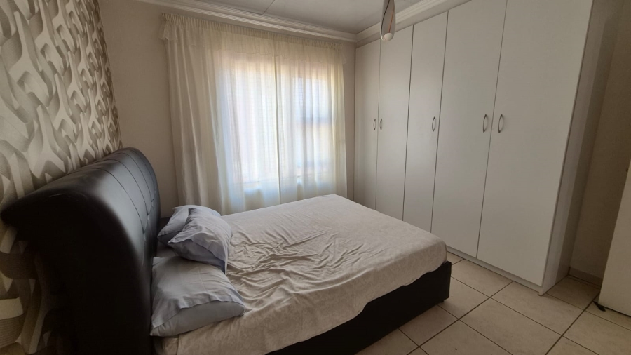 5 Bedroom Property for Sale in Crystal Park Gauteng