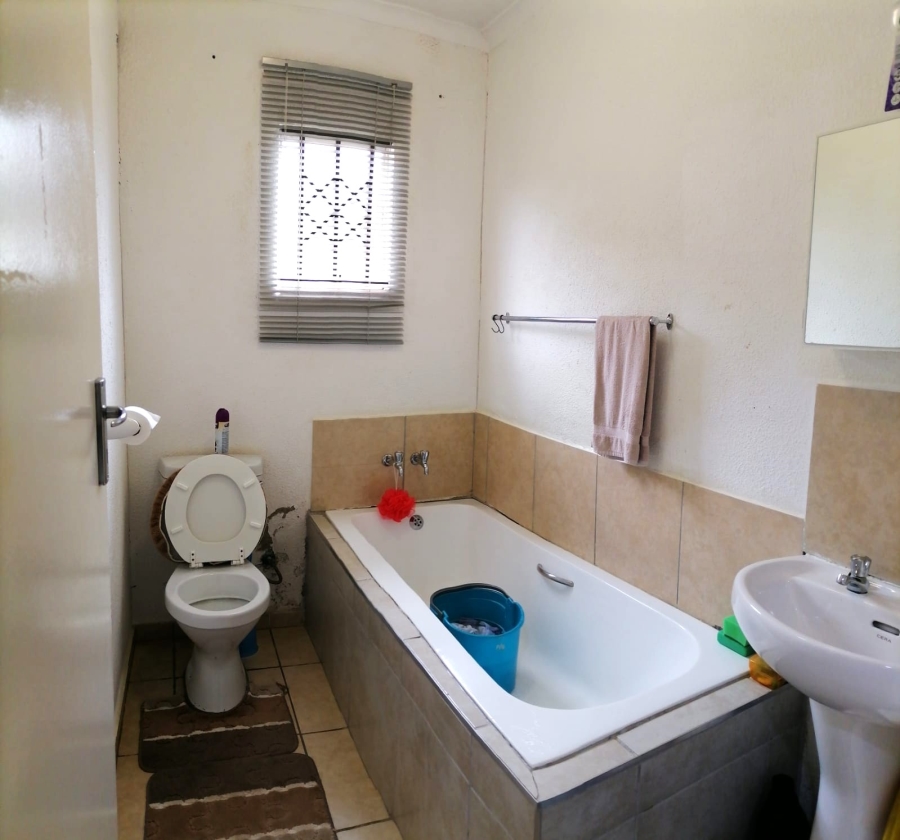 3 Bedroom Property for Sale in Windmill Park Gauteng