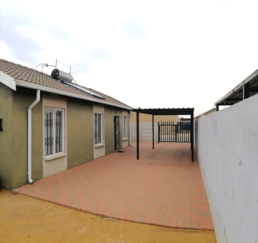 3 Bedroom Property for Sale in Windmill Park Gauteng