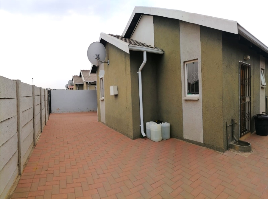 3 Bedroom Property for Sale in Windmill Park Gauteng