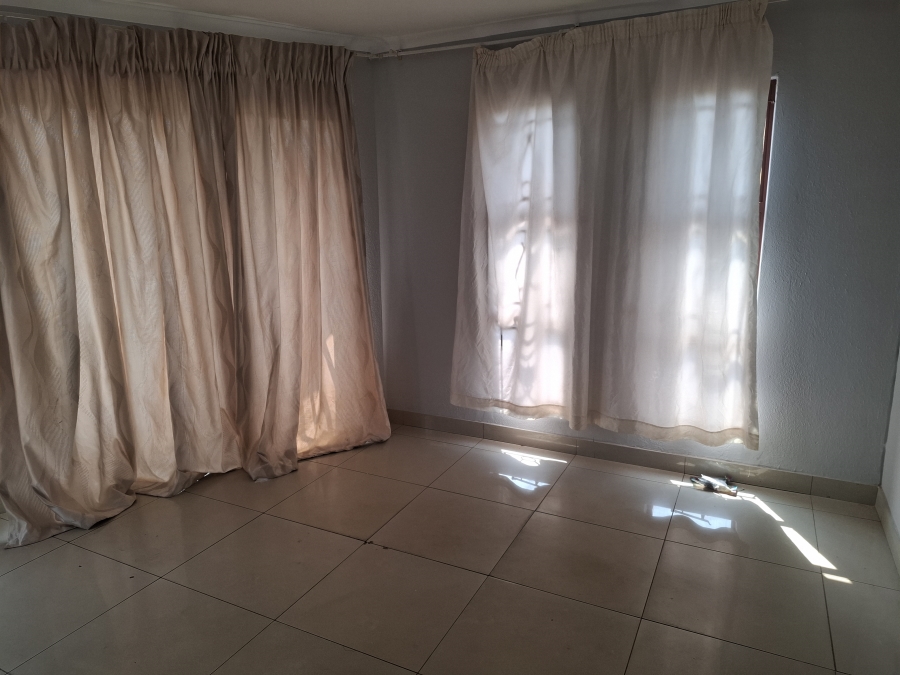 2 Bedroom Property for Sale in Birch Acres Gauteng