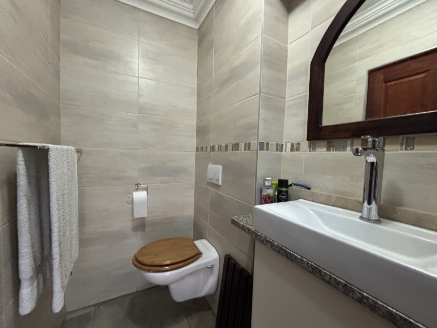 To Let 2 Bedroom Property for Rent in Constantia Kloof Gauteng