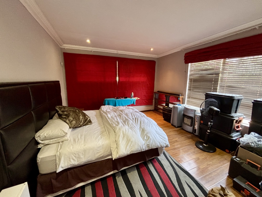 To Let 2 Bedroom Property for Rent in Constantia Kloof Gauteng