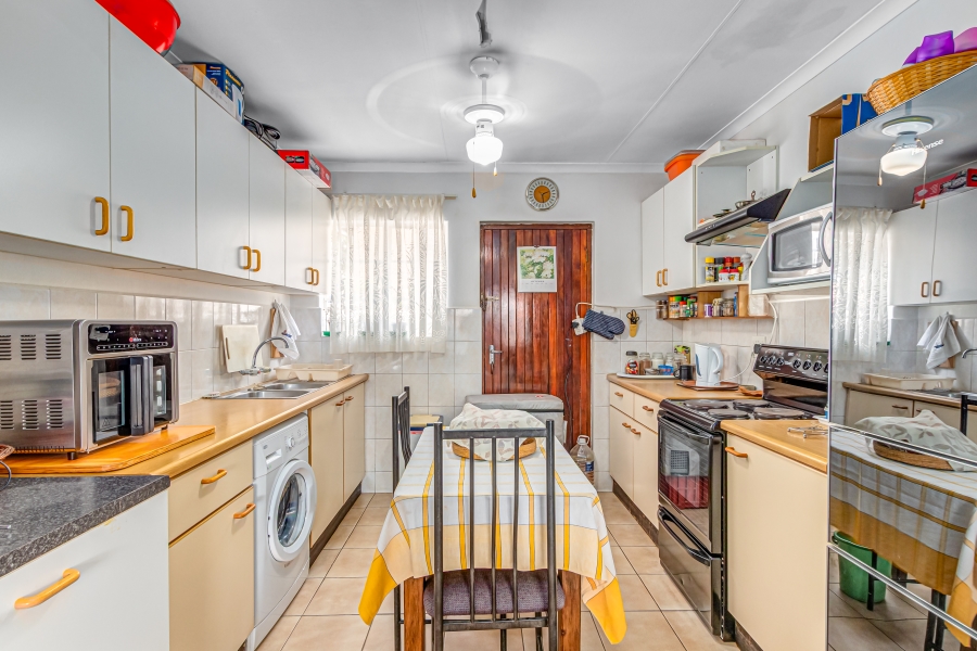 2 Bedroom Property for Sale in Noordwyk Gauteng