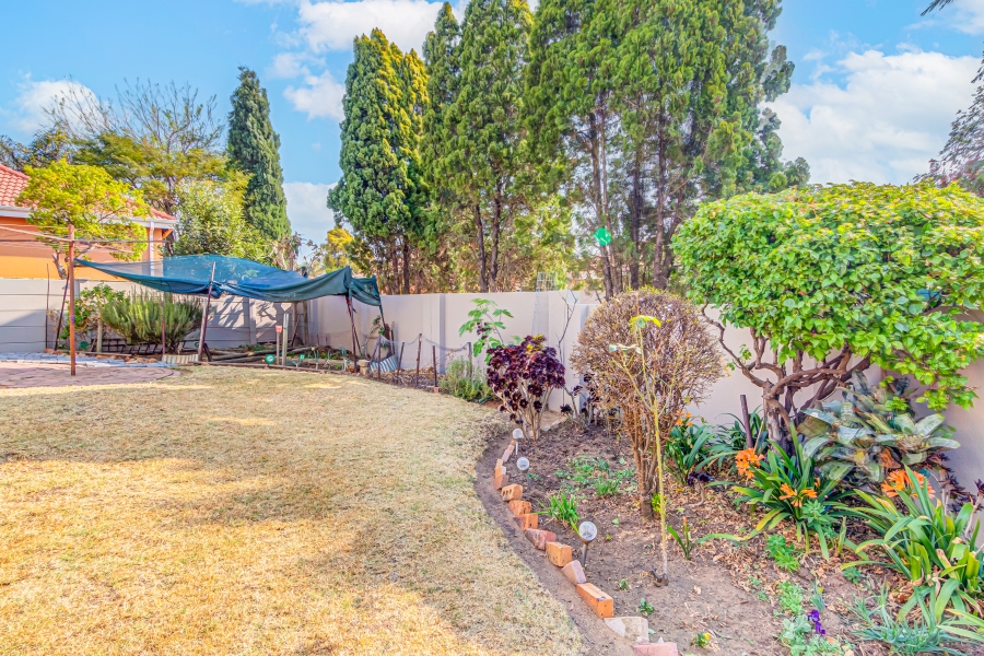 2 Bedroom Property for Sale in Noordwyk Gauteng