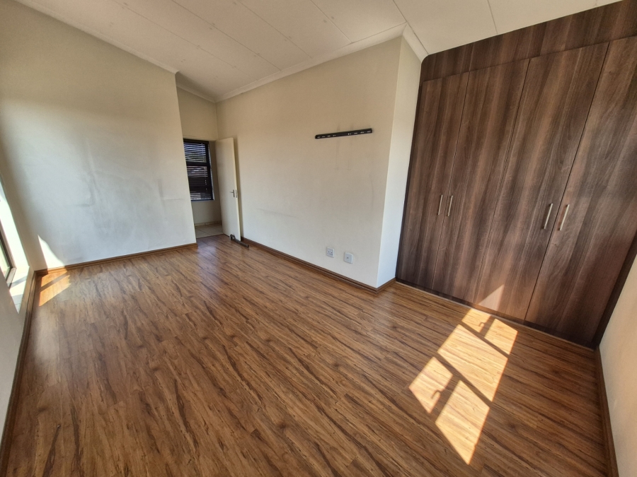 To Let 3 Bedroom Property for Rent in Barbeque Downs Gauteng