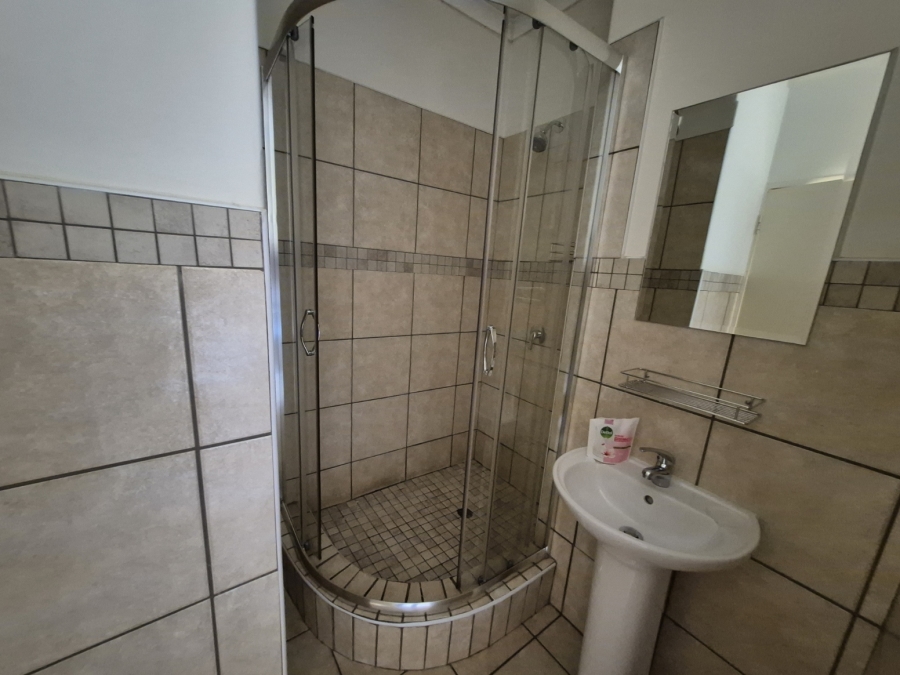 To Let 3 Bedroom Property for Rent in Barbeque Downs Gauteng