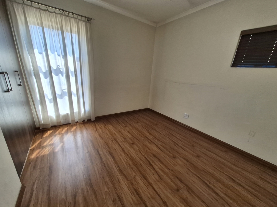 To Let 3 Bedroom Property for Rent in Barbeque Downs Gauteng
