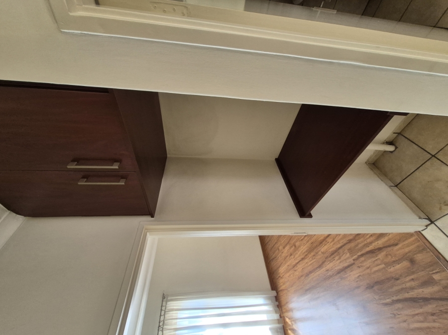 To Let 3 Bedroom Property for Rent in Barbeque Downs Gauteng