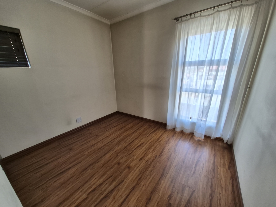 To Let 3 Bedroom Property for Rent in Barbeque Downs Gauteng