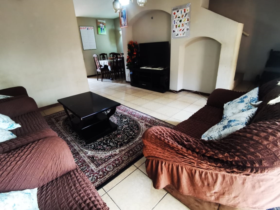 2 Bedroom Property for Sale in Baileys Muckleneuk Gauteng