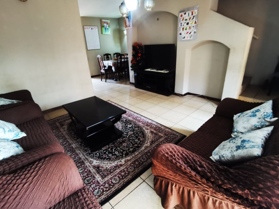 2 Bedroom Property for Sale in Baileys Muckleneuk Gauteng