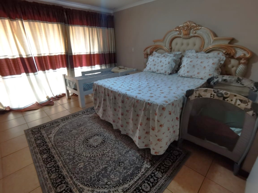 2 Bedroom Property for Sale in Baileys Muckleneuk Gauteng