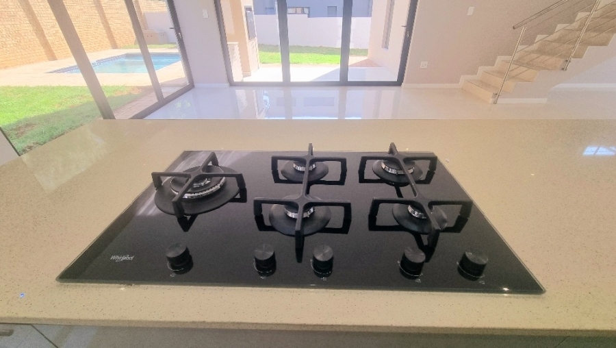 4 Bedroom Property for Sale in Blue Hills Gauteng