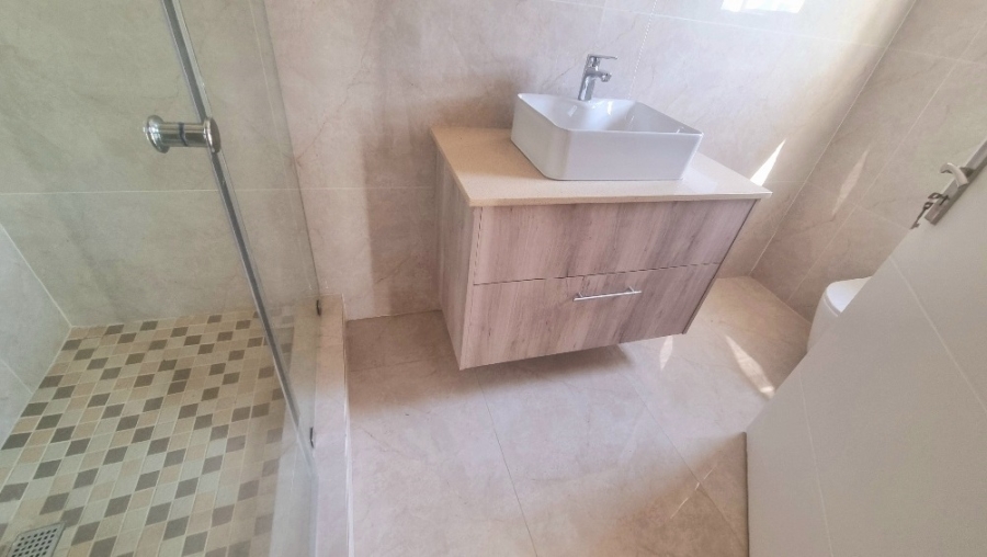 4 Bedroom Property for Sale in Blue Hills Gauteng