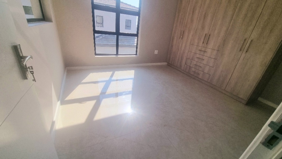 4 Bedroom Property for Sale in Blue Hills Gauteng