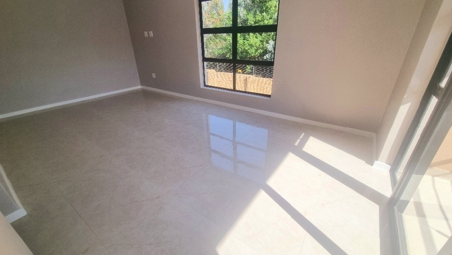 4 Bedroom Property for Sale in Blue Hills Gauteng