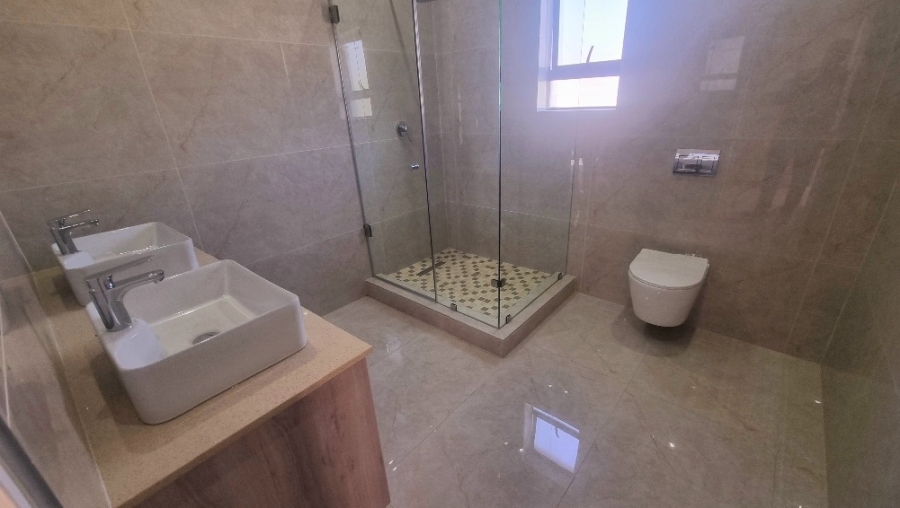 4 Bedroom Property for Sale in Blue Hills Gauteng