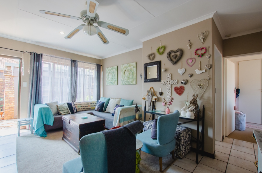 3 Bedroom Property for Sale in Die Hoewes Gauteng