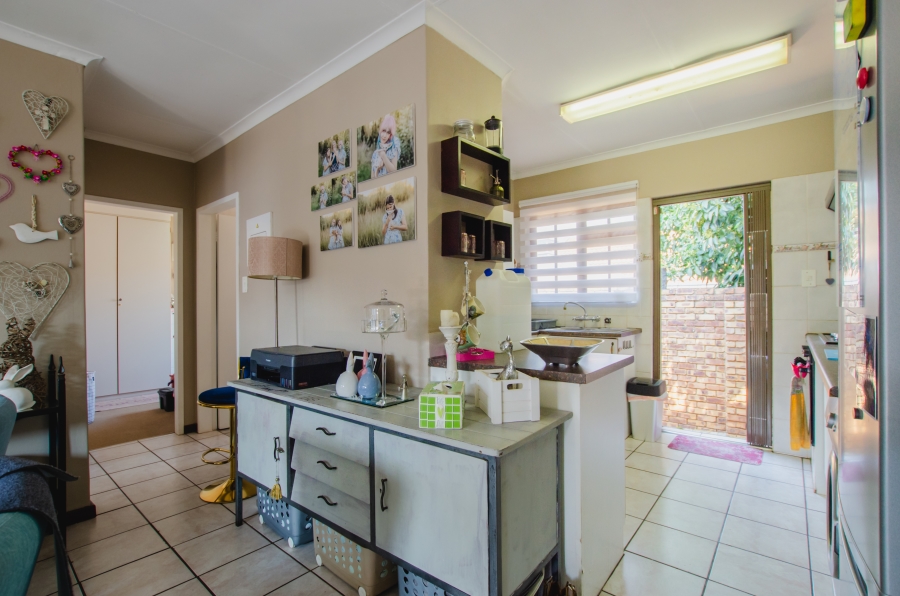 3 Bedroom Property for Sale in Die Hoewes Gauteng